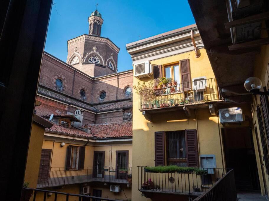 Romantic Flat On Navigli River By Easylife 米兰 外观 照片