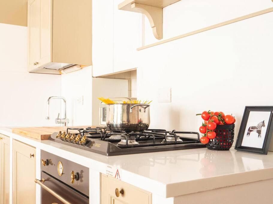 Romantic Flat On Navigli River By Easylife 米兰 外观 照片